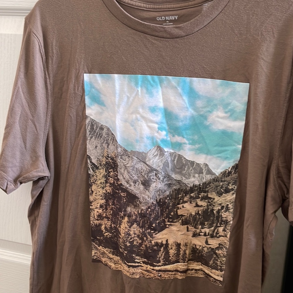 Men’s Old Navy Graphic Tee